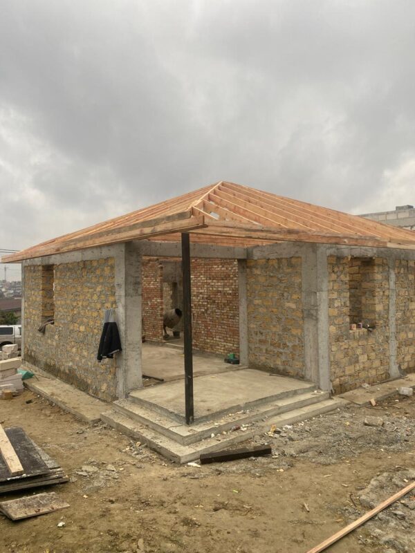 Дом 11,3 х12.70 м. кв. из ракушки, балка Бермана, Севастополь - фото